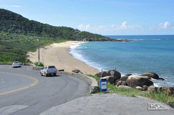 A bela praia de Taquarinhas, em Balneário Camboriú, litoral de Santa Catarina